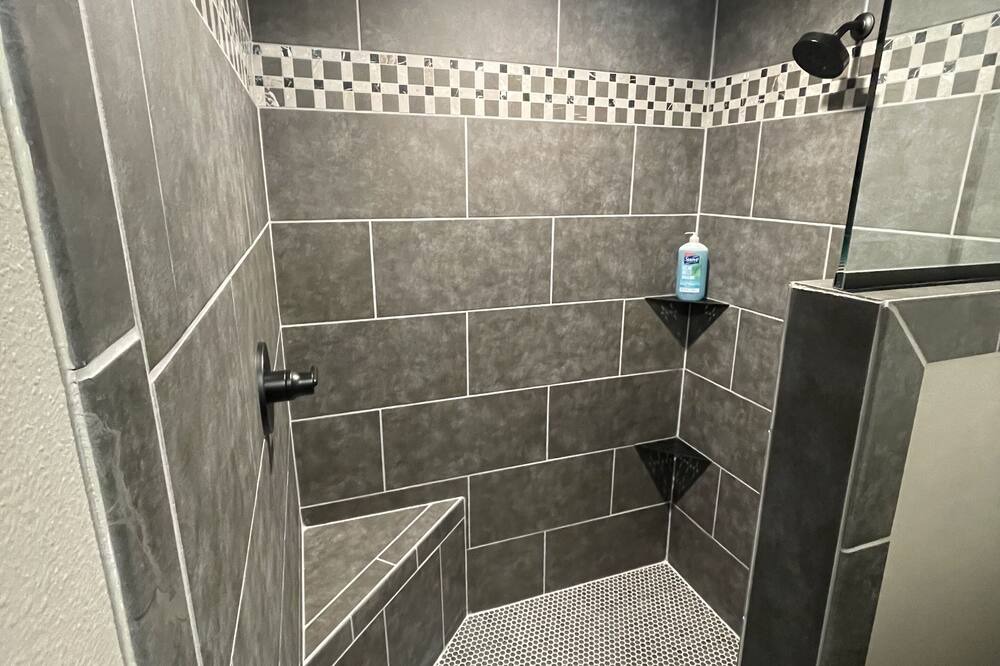 Photo of Bathroom in Edgar