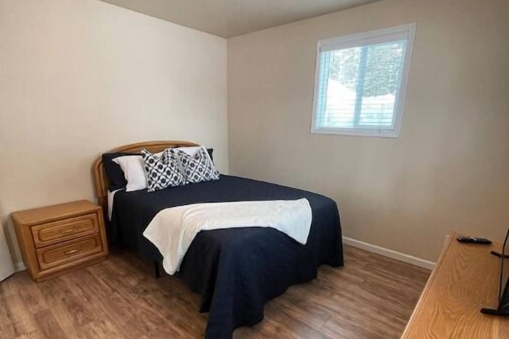 Photo of Bedroom in Island Park