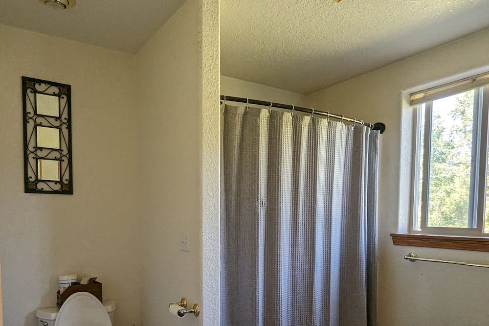 Photo of Bathroom in Ronan