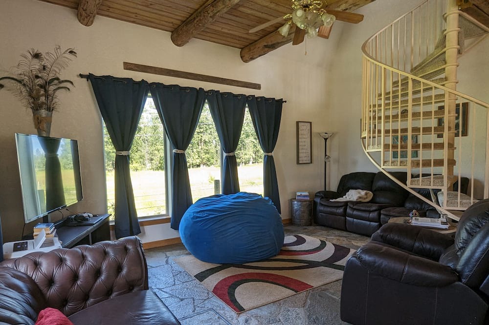 Photo of Livingroom in Ronan