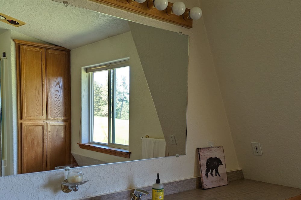 Photo of Bathroom in Ronan