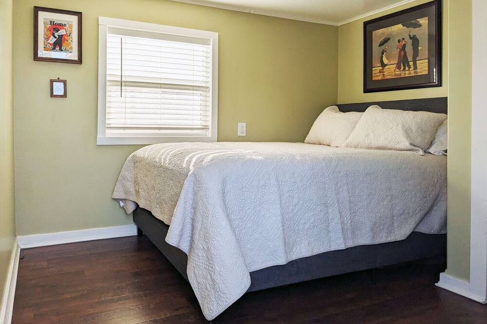 Photo of Bedroom in Riverfront