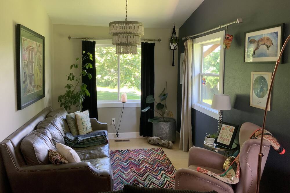 Photo of Livingroom in Orchard Homes