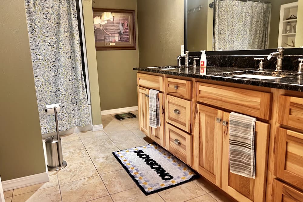 Photo of Bathroom in Orchard Homes