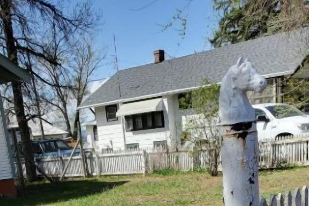 Photo of Outdoor in Edgar