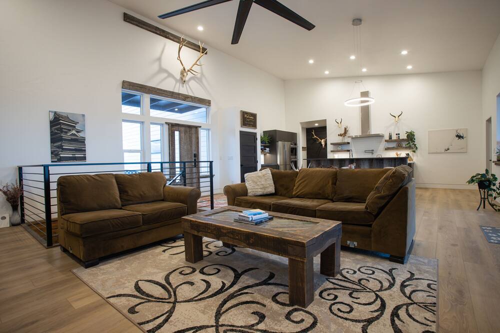 Photo of Livingroom in Three Forks