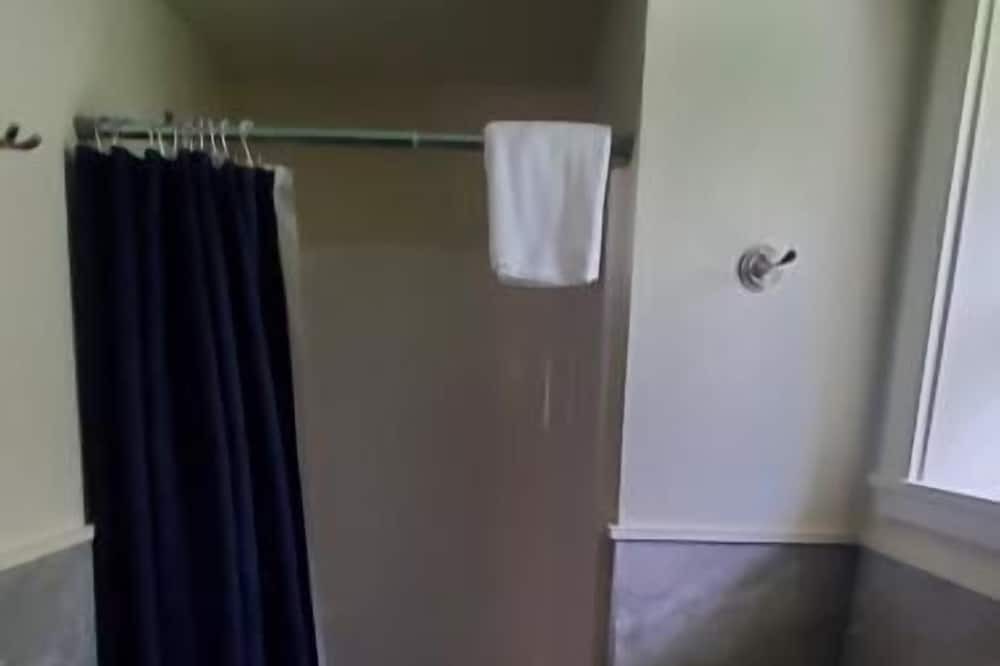 Photo of Bathroom in Gardiner