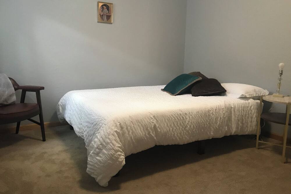 Photo of Bedroom in Lower Rattlesnake