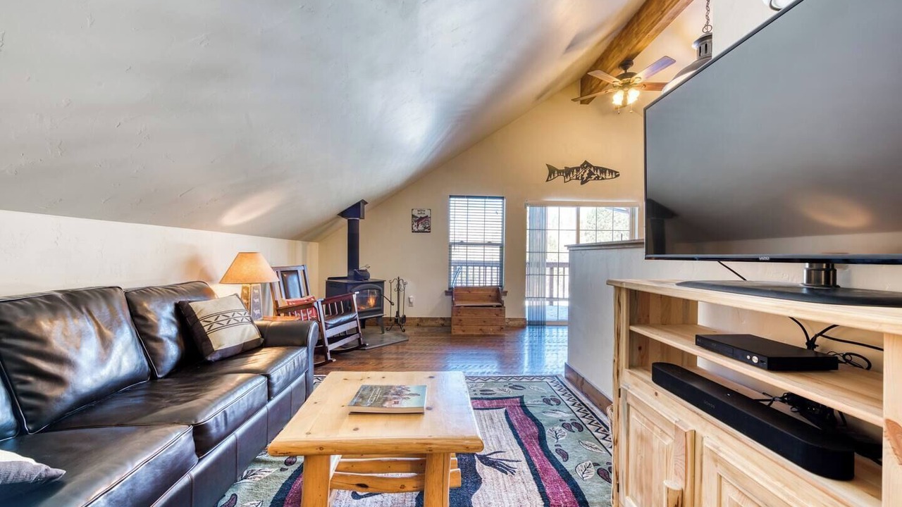 Photo of Livingroom in Conner