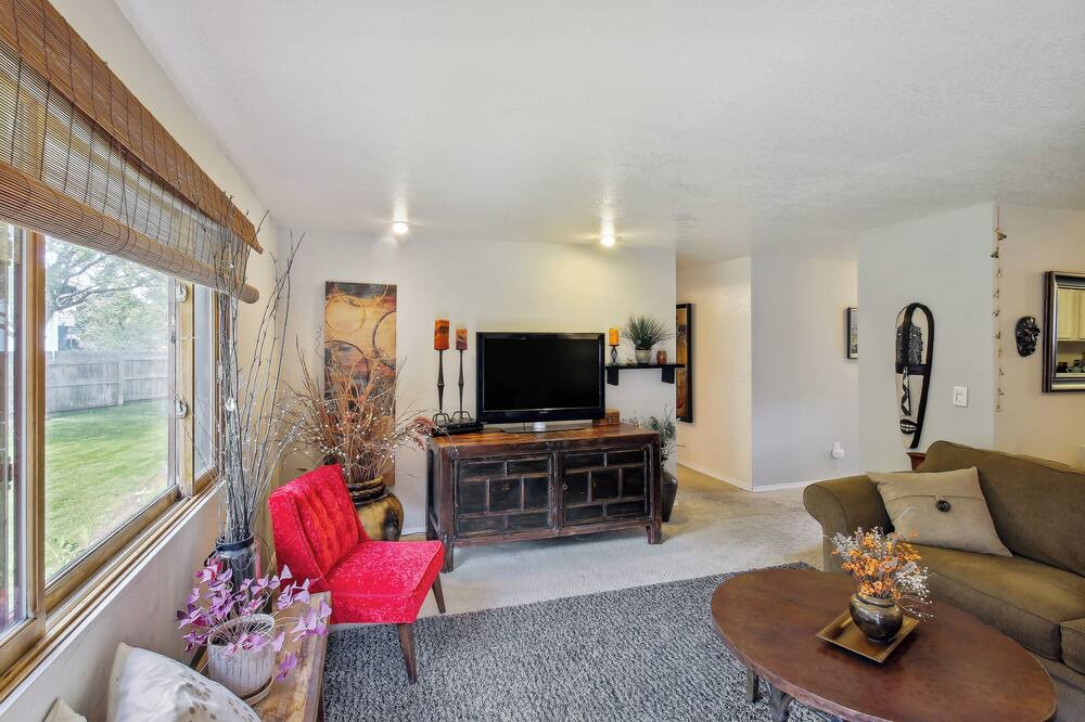 Photo of Livingroom in Heart of Missoula