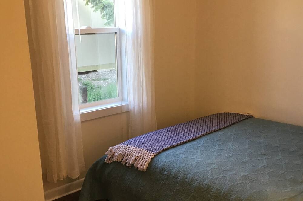 Photo of Bedroom in White Sulphur Springs