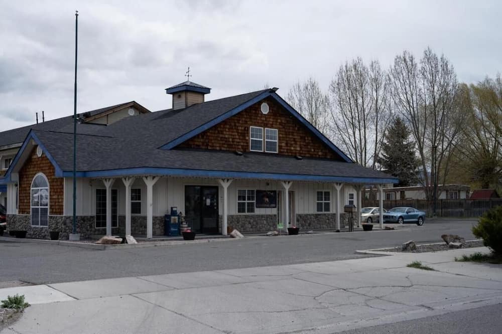 Photo of Others in Dillon