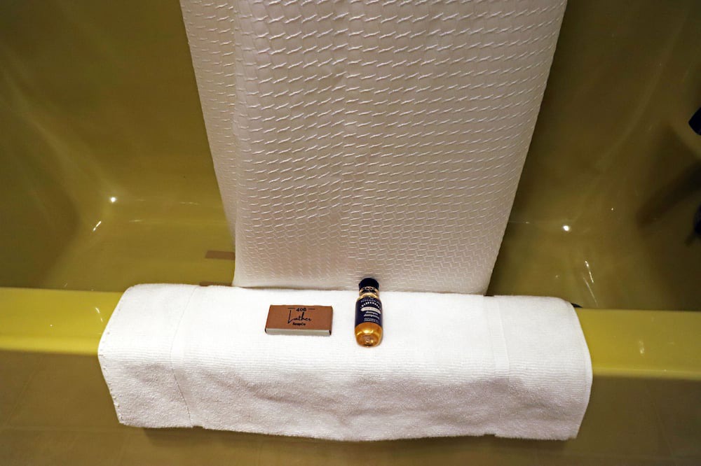 Photo of Bathroom in Roundup