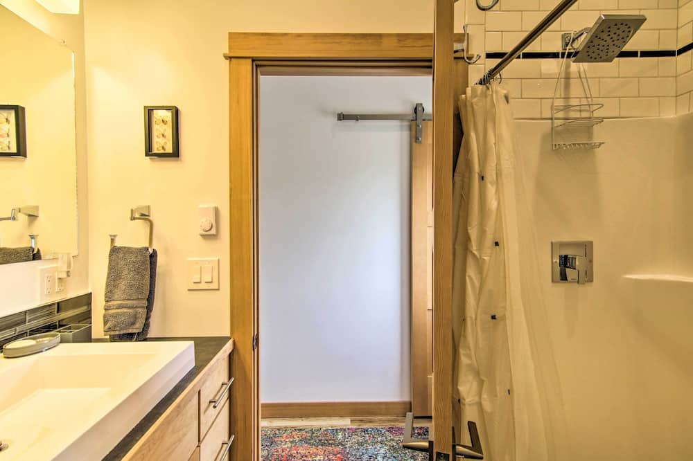 Photo of Bathroom in Big Timber