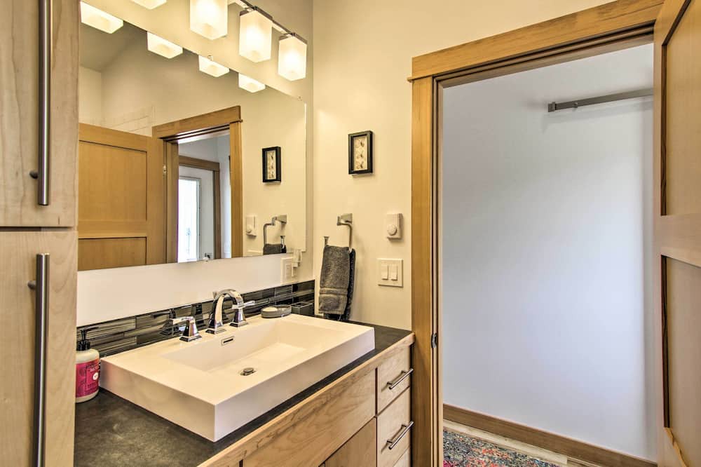 Photo of Bathroom in Big Timber