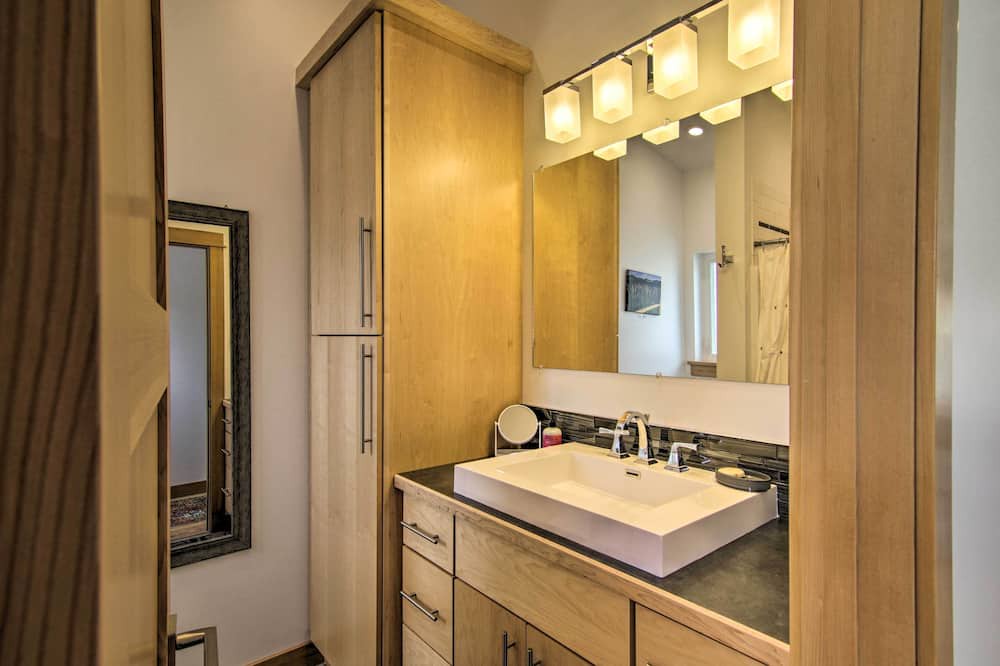 Photo of Bathroom in Big Timber