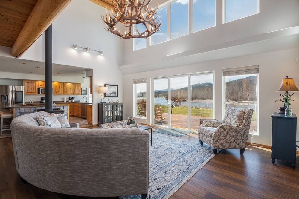 Photo of Livingroom in Frenchtown