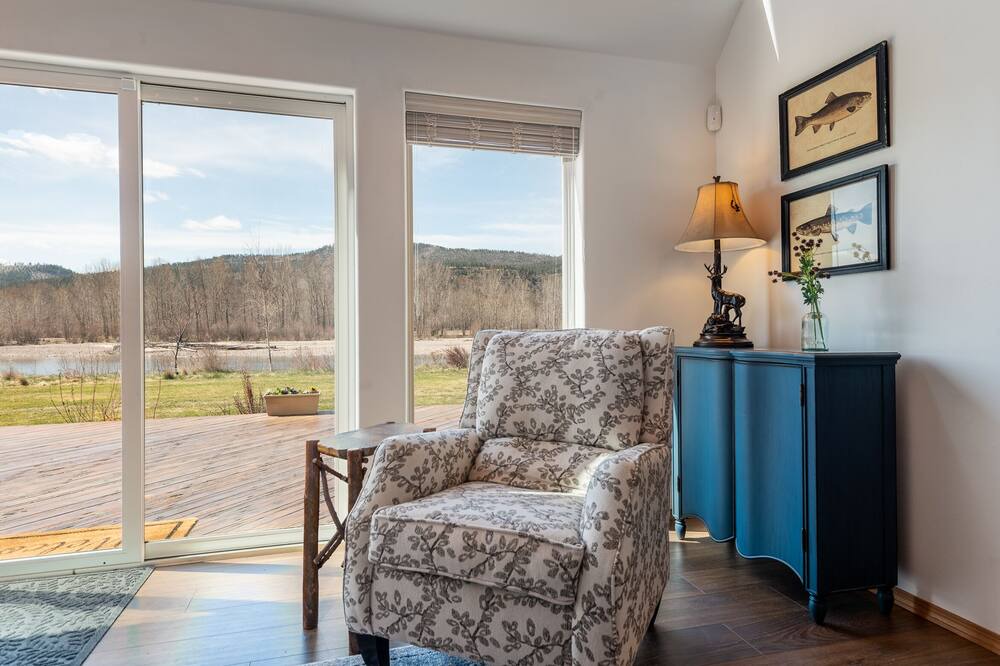 Photo of Livingroom in Frenchtown