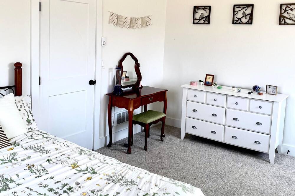 Photo of Bedroom in Corvallis