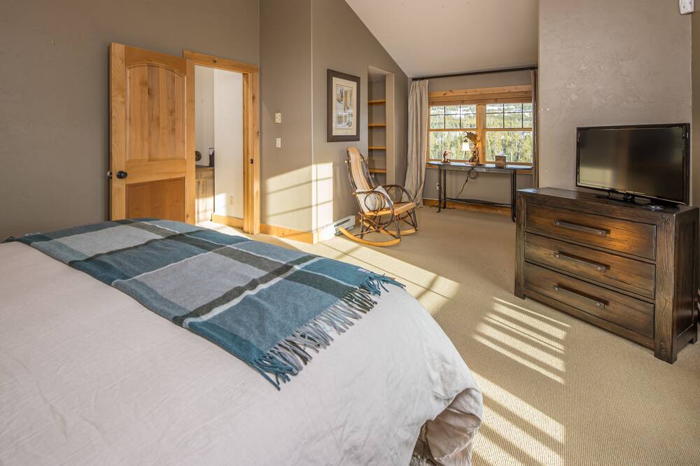 Photo of Bedroom in Powder Ridge