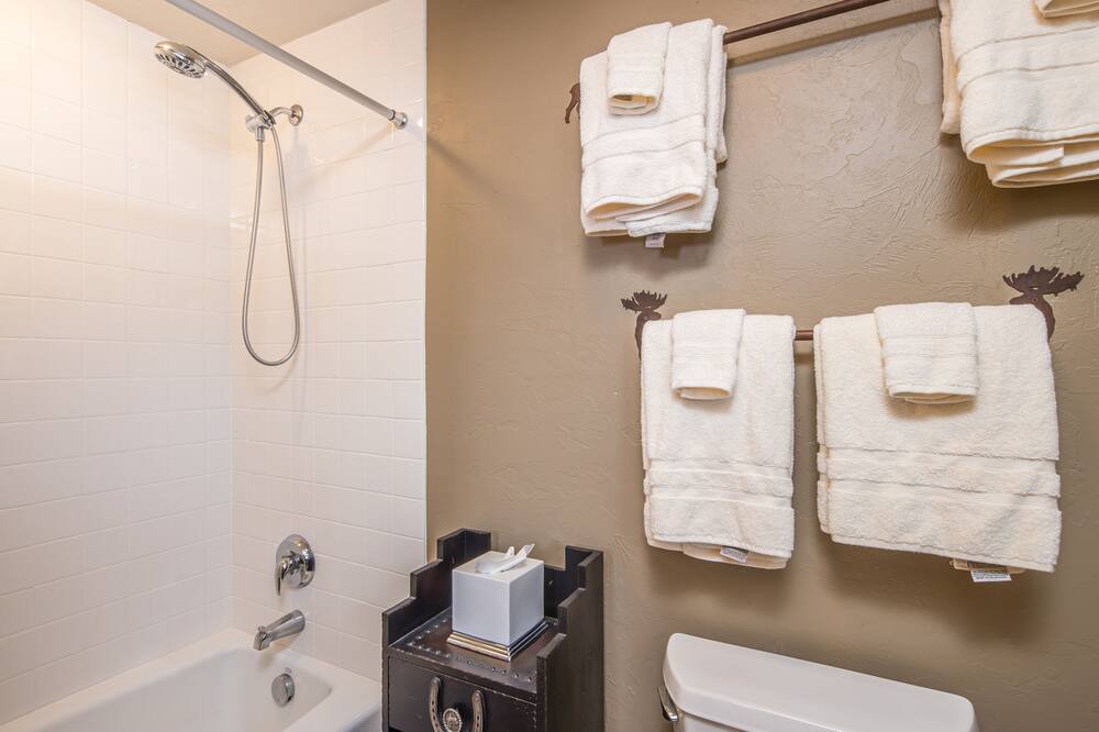 Photo of Bathroom in Powder Ridge