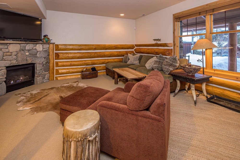 Photo of Livingroom in Powder Ridge
