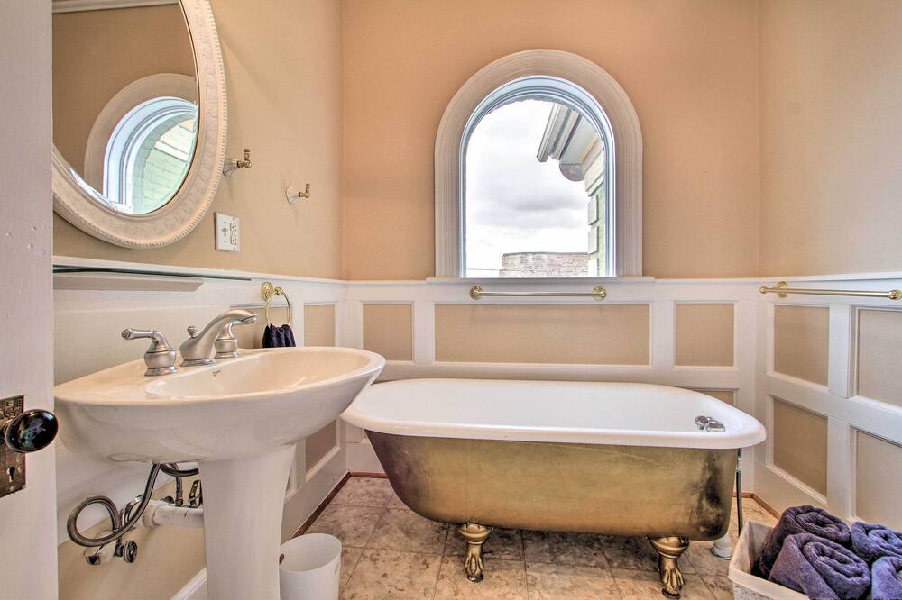 Photo of Bathroom in Butte