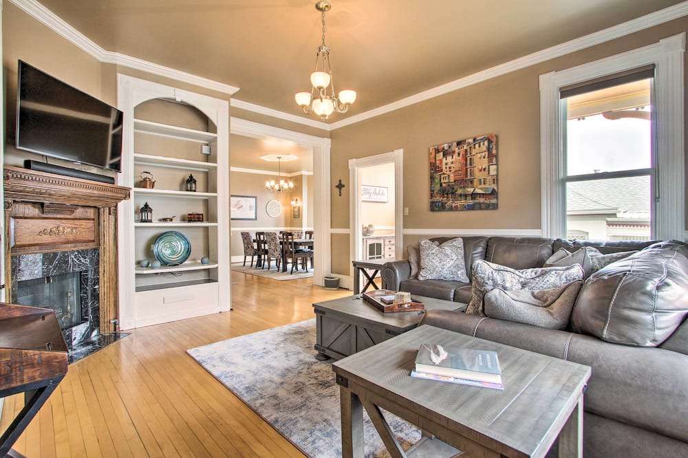 Photo of Livingroom in Butte