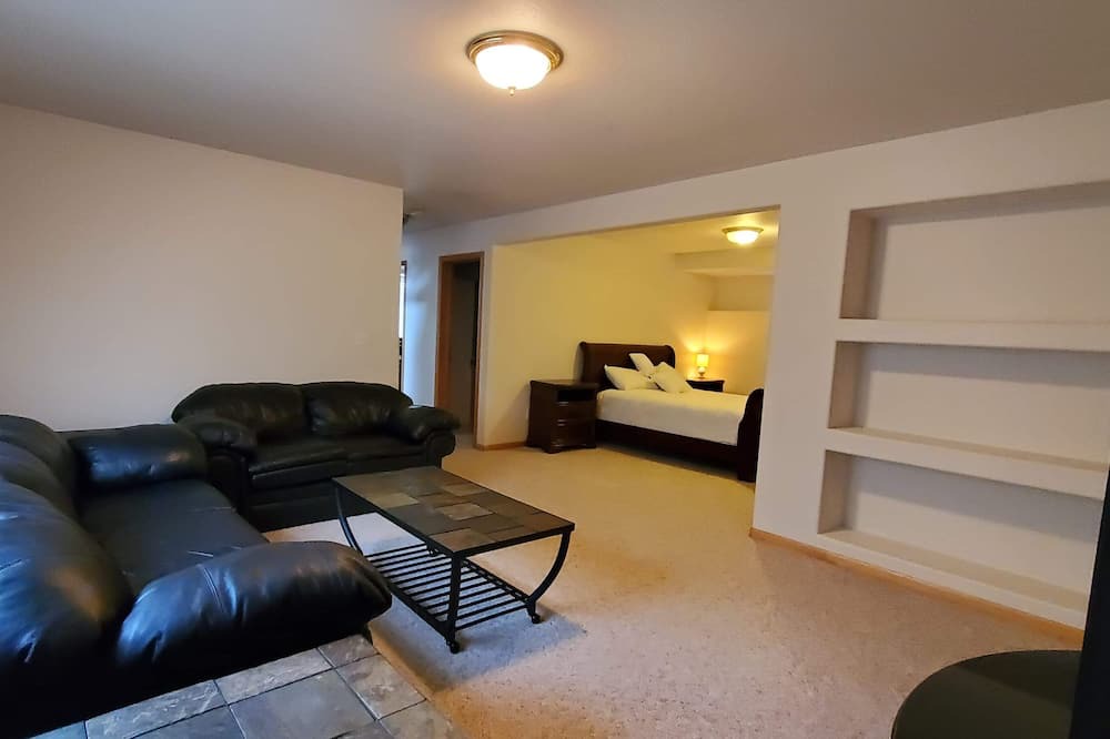 Photo of Livingroom in Miller Creek