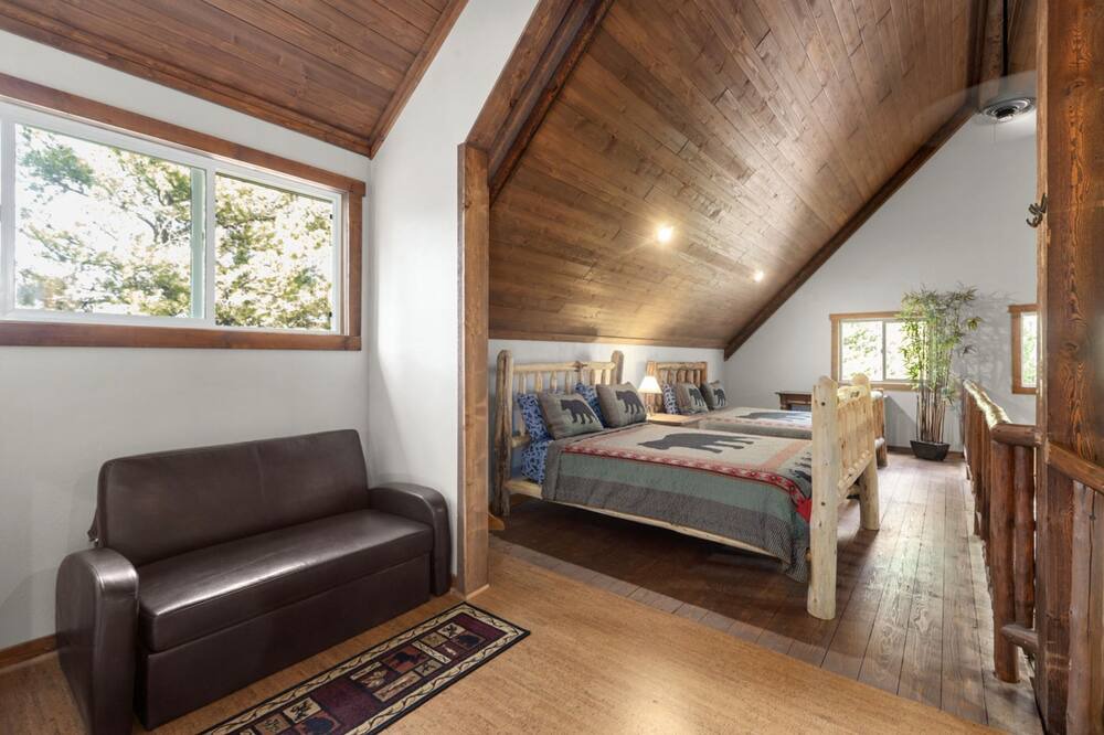 Photo of Bedroom in East Glacier Park