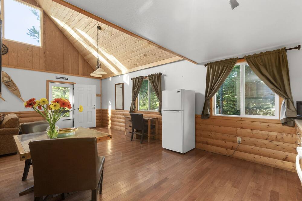 Photo of Livingroom in East Glacier Park