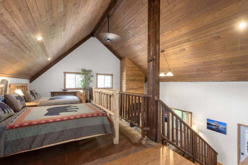 Photo of Bedroom in East Glacier Park