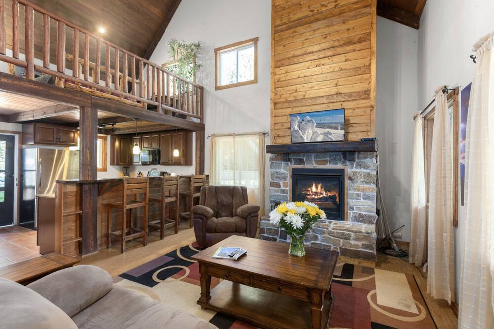 Photo of Livingroom in East Glacier Park