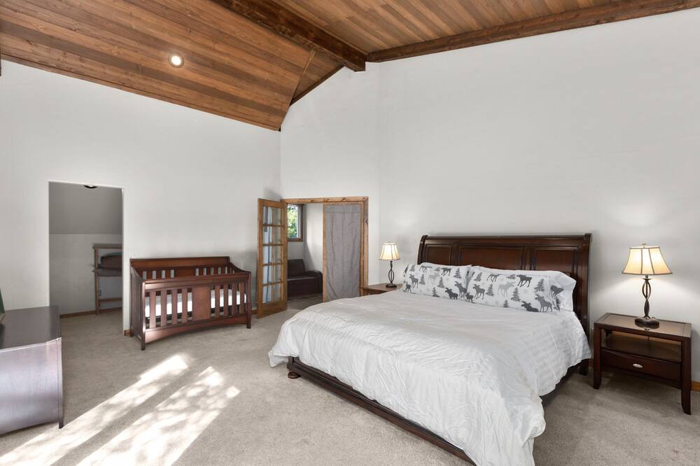 Photo of Bedroom in East Glacier Park