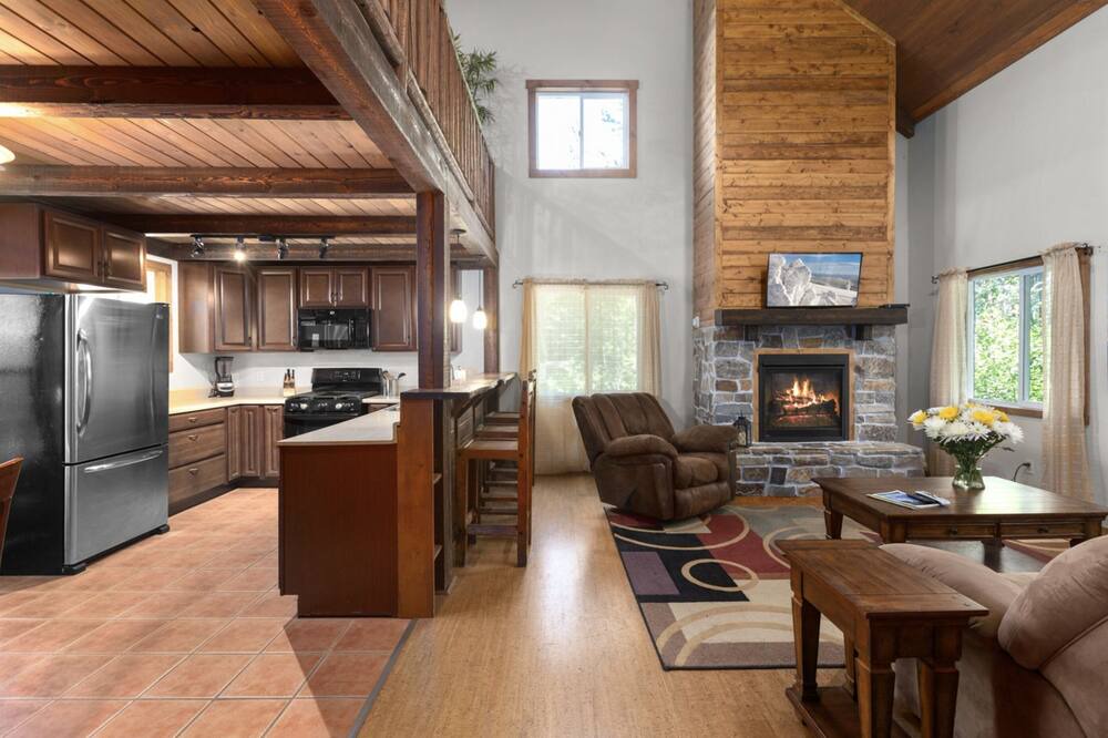 Photo of Bedroom in East Glacier Park