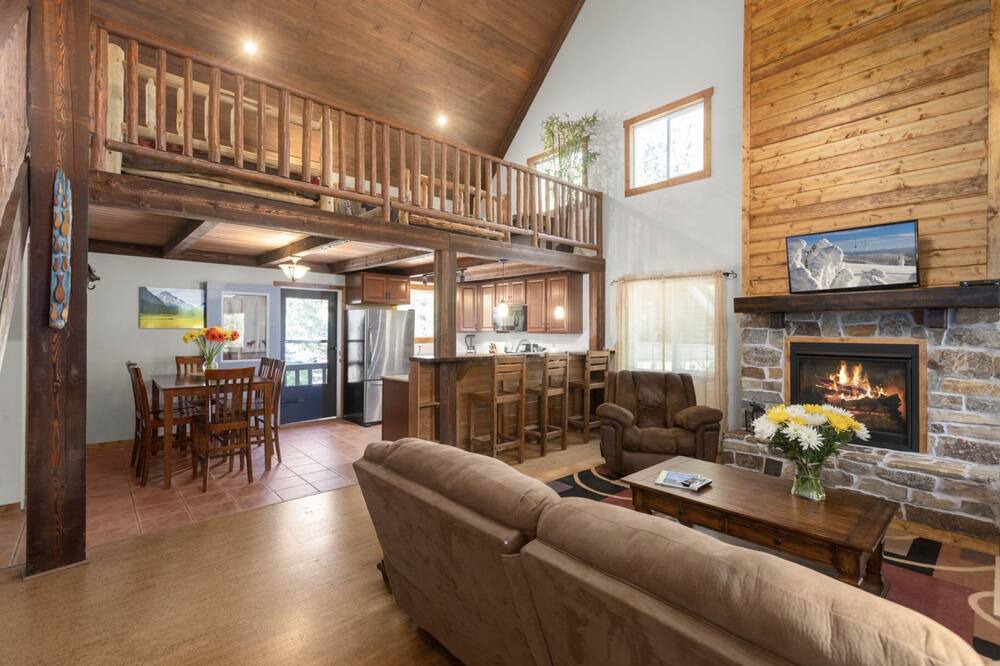 Photo of Livingroom in East Glacier Park