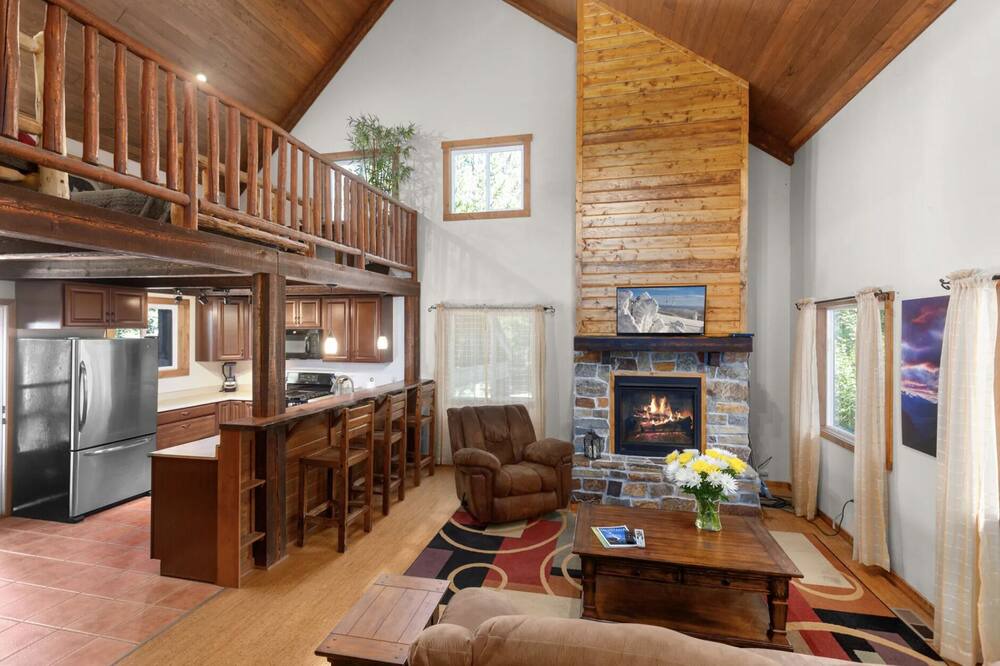 Photo of Livingroom in East Glacier Park