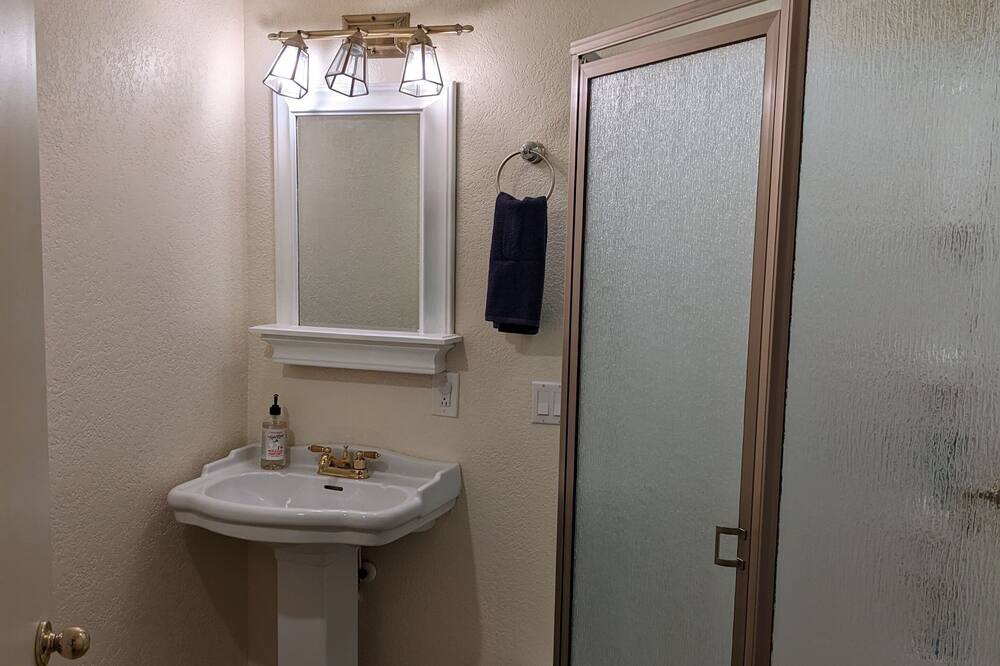 Photo of Bathroom in Grantsdale