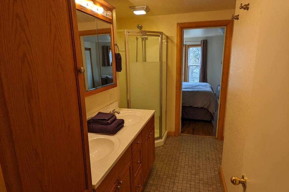 Photo of Bathroom in Grantsdale