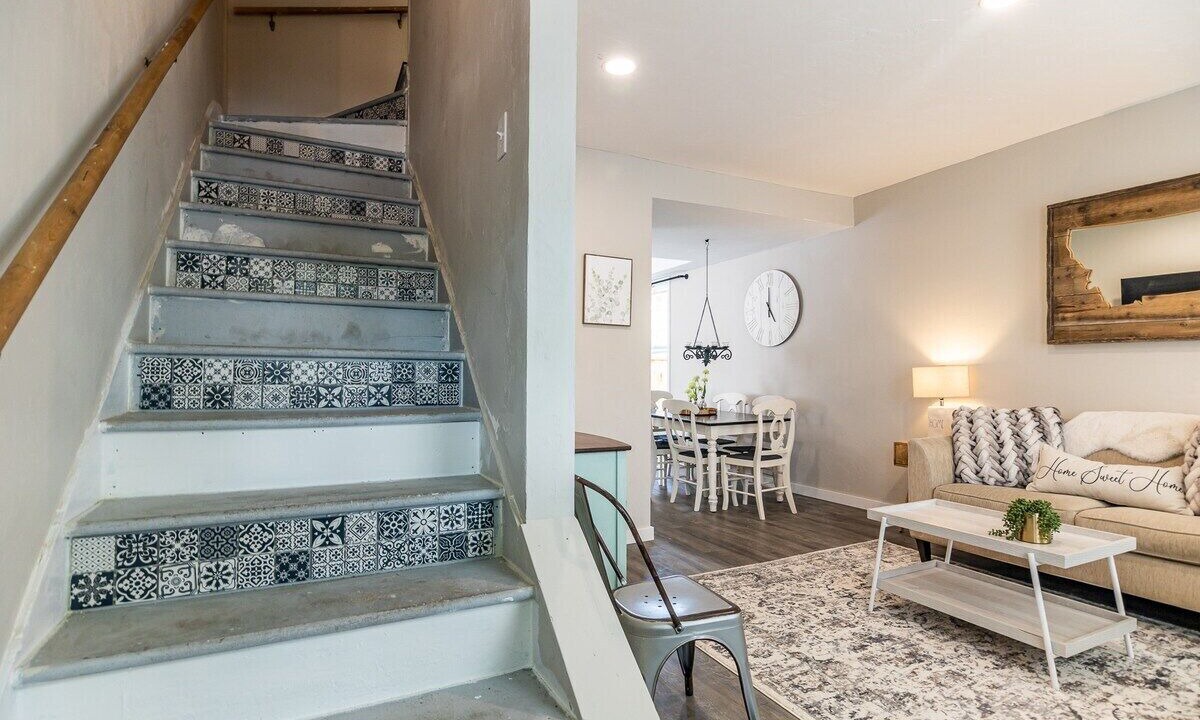 Photo of Others in Helena