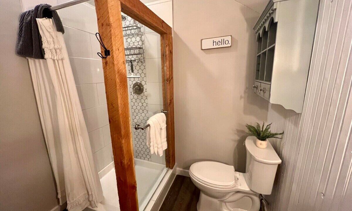 Photo of Others in Helena