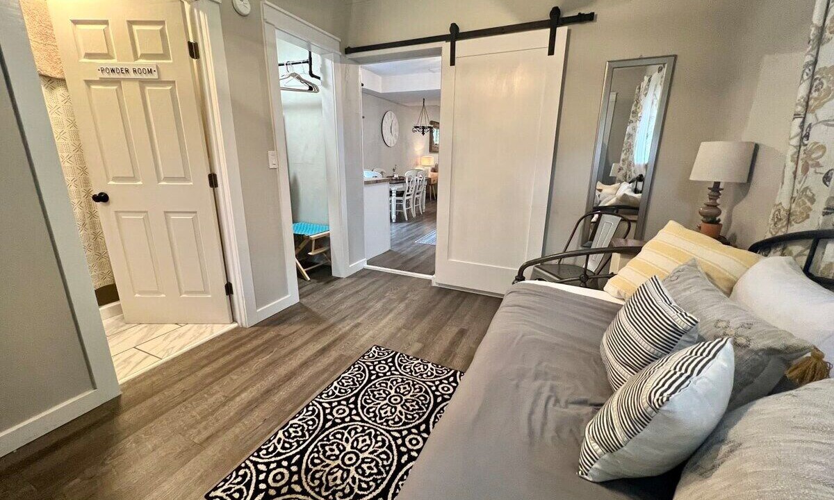 Photo of Others in Helena