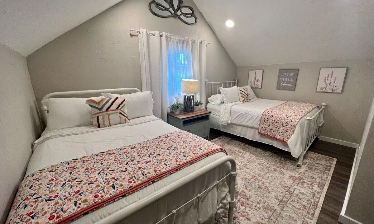 Photo of Others in Helena