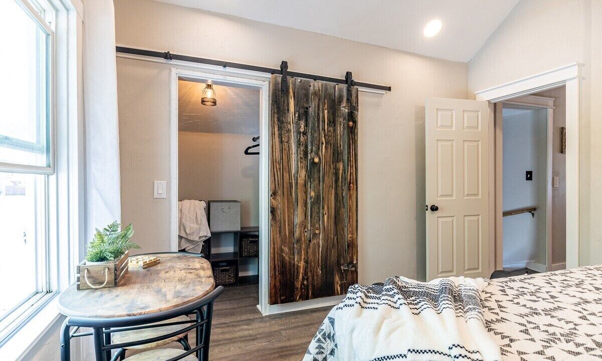 Photo of Others in Helena