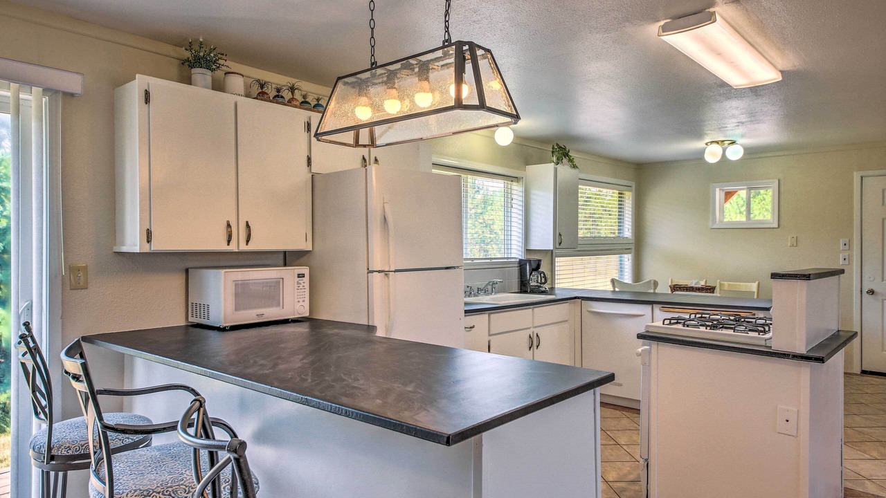 Photo of Kitchen in White Pine