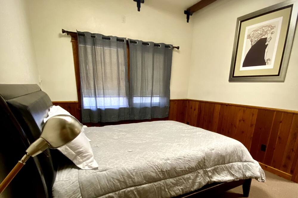 Photo of Bedroom in Darby