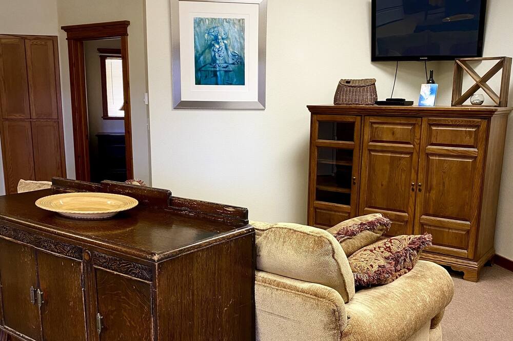 Photo of Livingroom in Darby