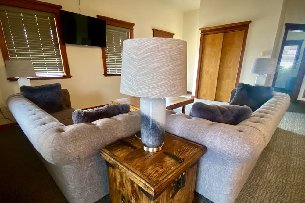 Photo of Livingroom in Darby