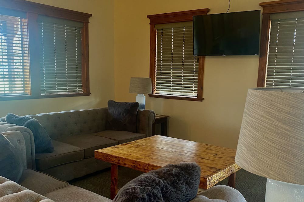 Photo of Livingroom in Darby