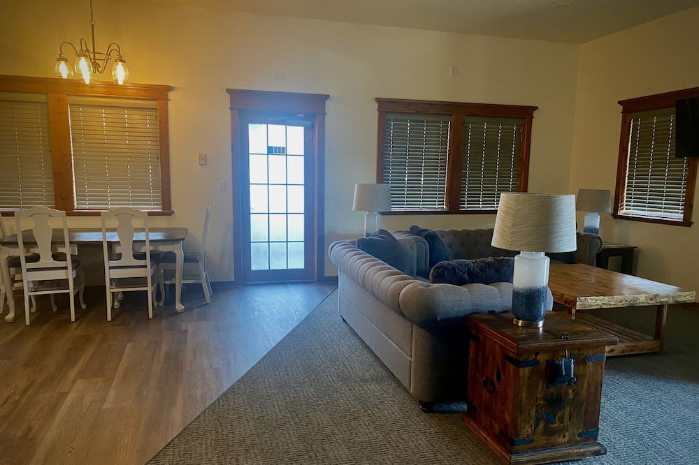 Photo of Livingroom in Darby